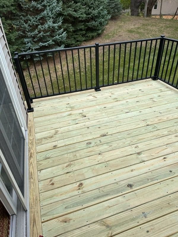 Gallery photos for Stunning Deck Refresh with Westbury Railing: Image #2