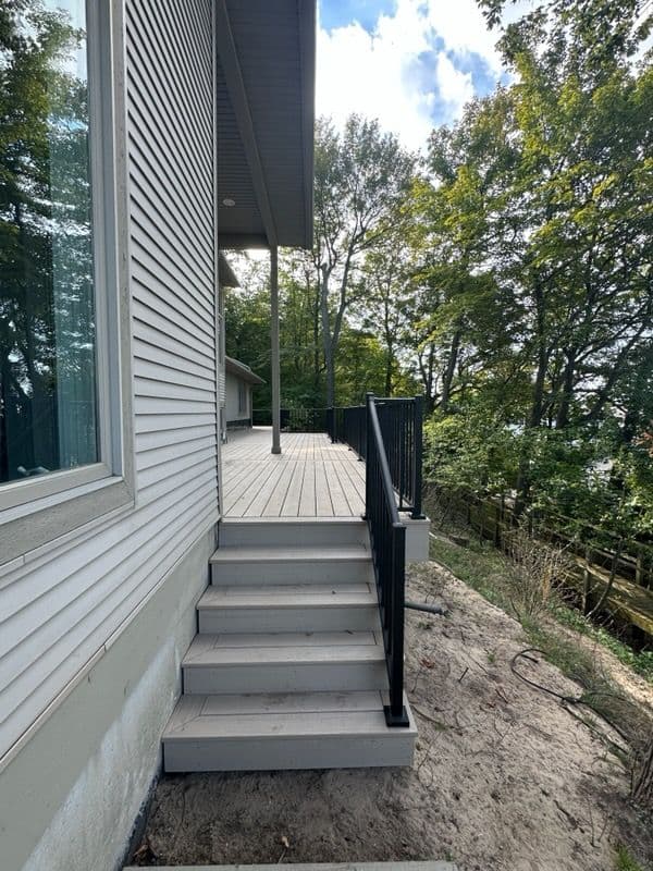 Gallery photos for Wrap-Around Deck Completed with PVC Timber Tech: Image #3