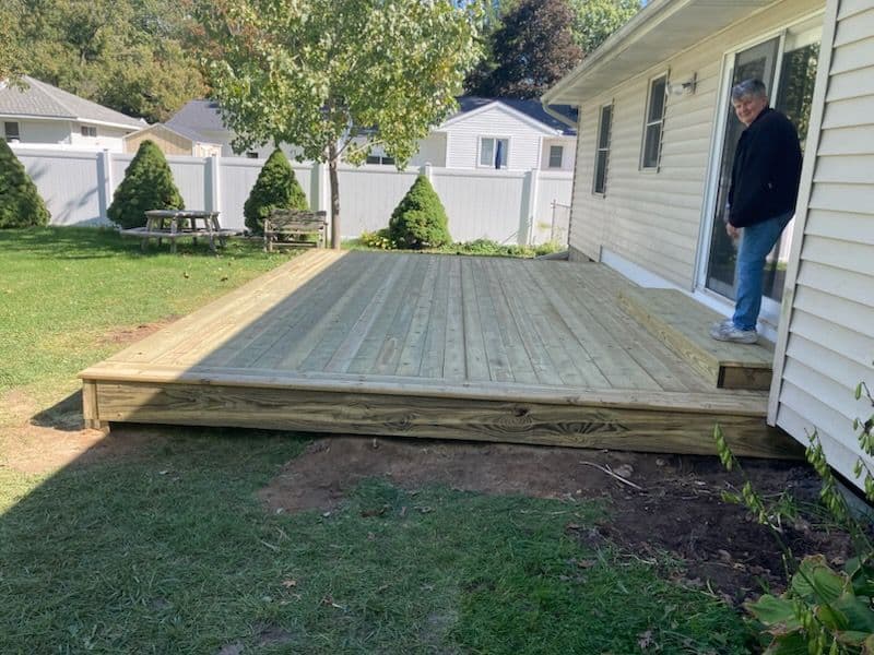 Gallery photos for Beautiful 22'x14' Pine Deck Installation: Image #1