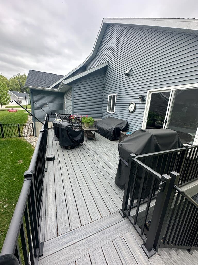 Gallery photos for Stunning Island Mist Trex Deck Transformation: Image #2