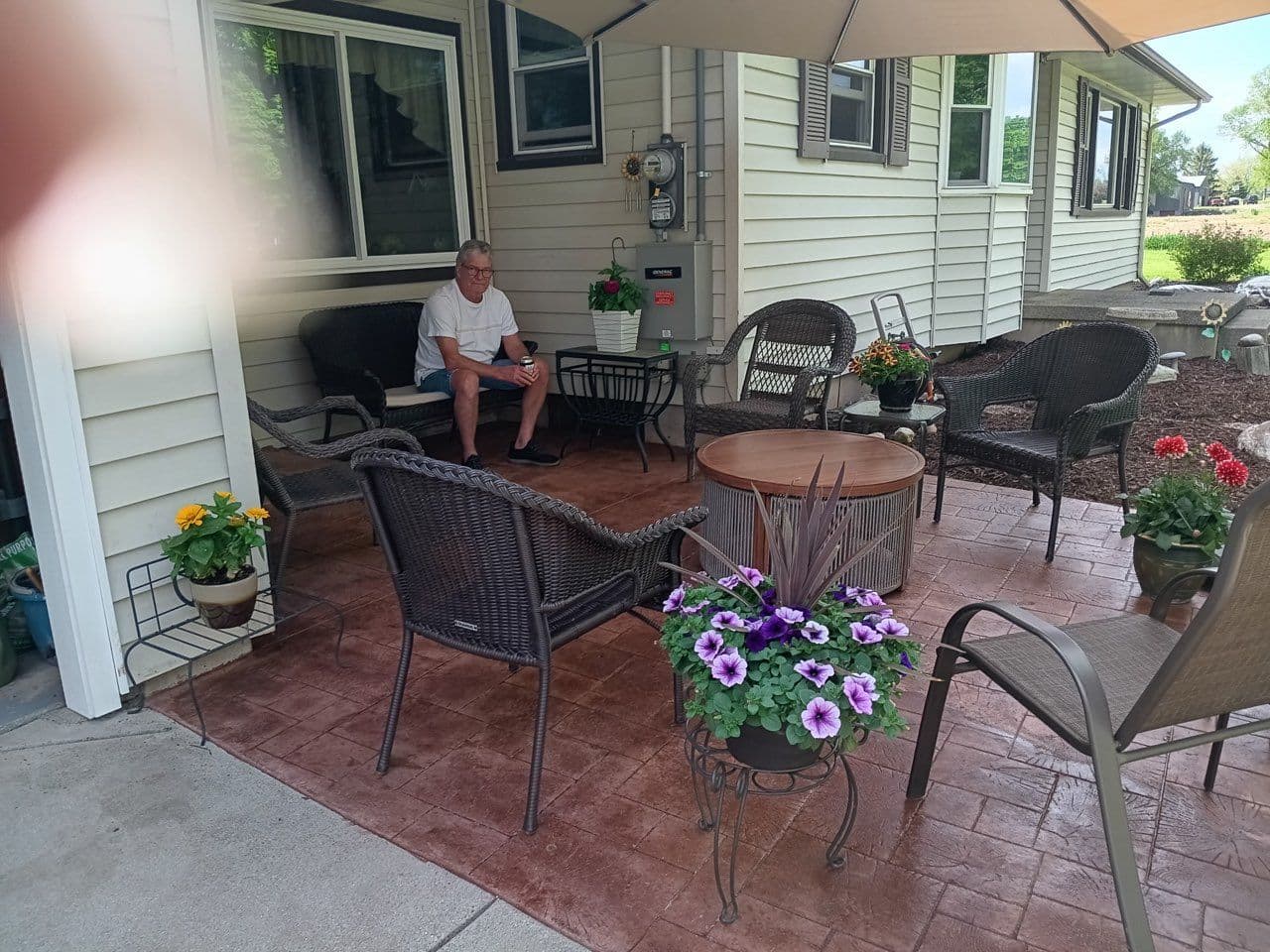 Gallery photos for Cozy Outdoor Patio with Stylish Stamped Concrete: Image #3
