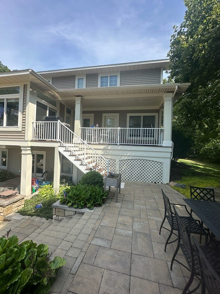 Gallery photos for Elegant Trex Deck with Westbury Railings: Image #1