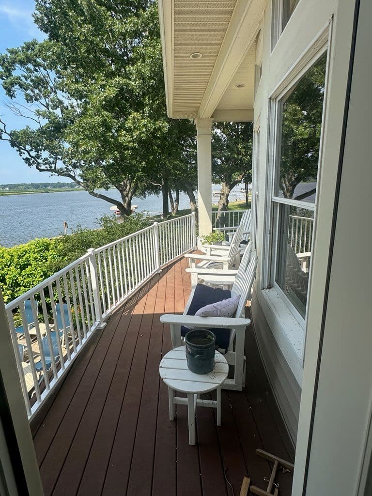 Gallery photos for Elegant Trex Deck with Westbury Railings: Image #2