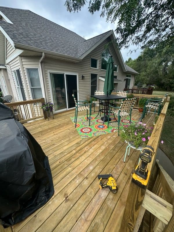 Gallery photos for Stunning Deck and Patio Transformation: Image #1